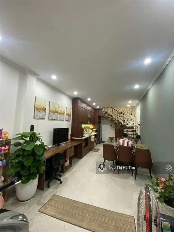 Nhà đẹp ngọc thuỵ  4 ngủ 6 tầng thang máy chờ  gara ô tô kinh doanh  ở ngay