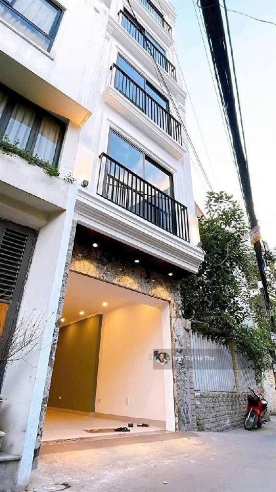Nhà đẹp ngọc thuỵ  4 ngủ 6 tầng thang máy chờ  gara ô tô kinh doanh  ở ngay