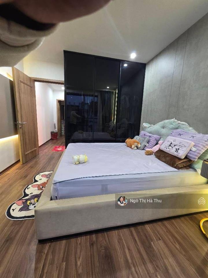 Nhà đẹp ngọc thuỵ  4 ngủ 6 tầng thang máy chờ  gara ô tô kinh doanh  ở ngay