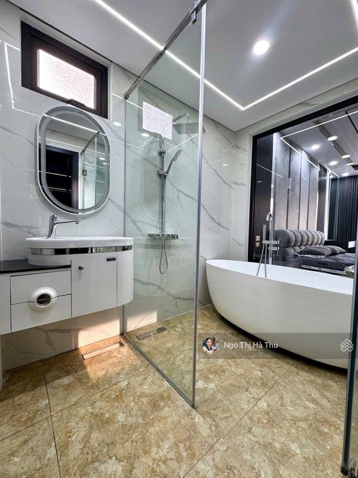 Siêu phẩm long biên gara 2 ô tô 7 tầng thang máy full nội thất cao cấp