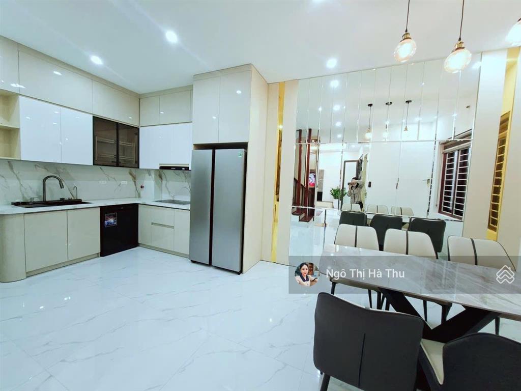 Nhà dân xây thang máy lô góc 2 thoáng mt khủng 8.5m full nội thất 60m x 5 tầng xây chắc chắn