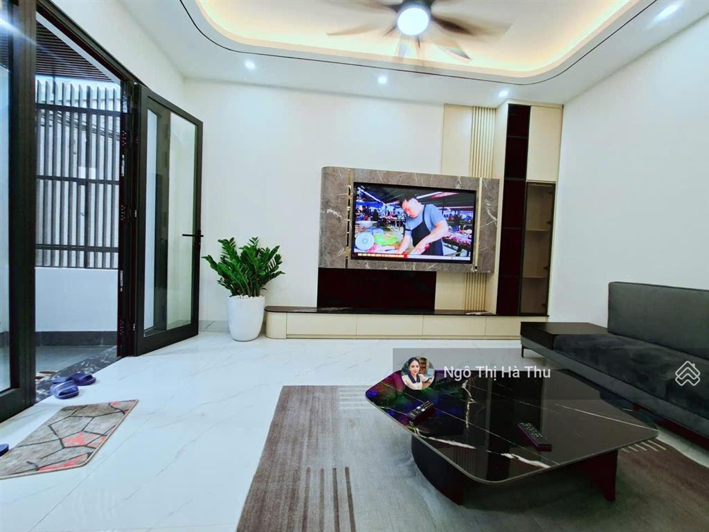 Nhà dân xây thang máy lô góc 2 thoáng mt khủng 8.5m full nội thất 60m x 5 tầng xây chắc chắn