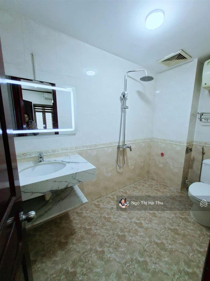 Nhà dân xây thang máy lô góc 2 thoáng mt khủng 8.5m full nội thất 60m x 5 tầng xây chắc chắn