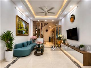 Bán nhà đẹp phố ái mộ bồ đề, long biên dân xây chắc chắn  full đồ  kinh doanh tốt