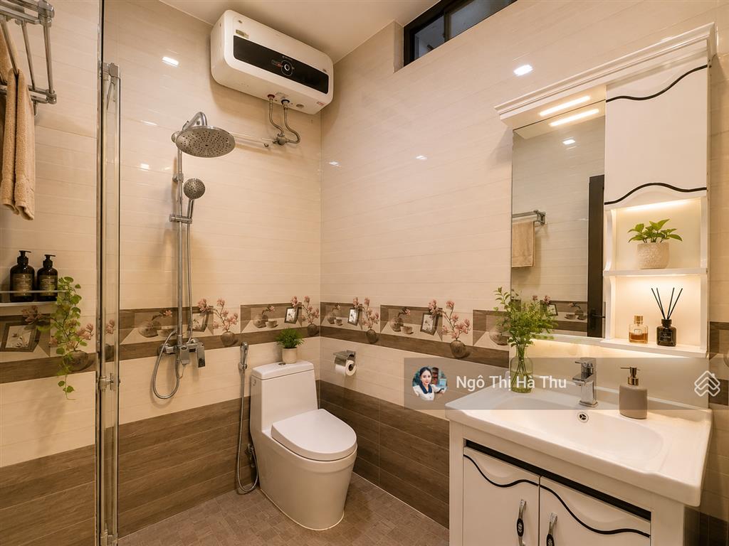 Bán nhà đẹp phố ái mộ bồ đề, long biên dân xây chắc chắn  full đồ  kinh doanh tốt