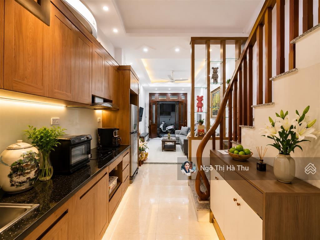 Bán nhà đẹp phố ái mộ bồ đề, long biên dân xây chắc chắn  full đồ  kinh doanh tốt