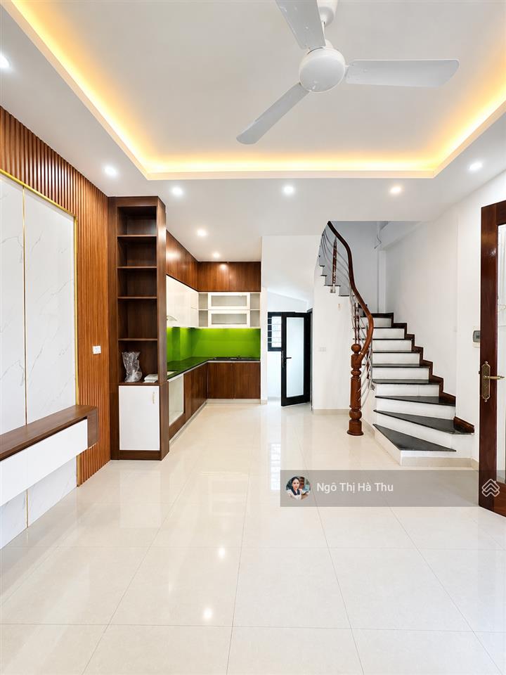 Chủ cần bán gấp nhà đẹp ngọc thụy, long biên ô tô đỗ cửa chỉ 8,6 tỷ