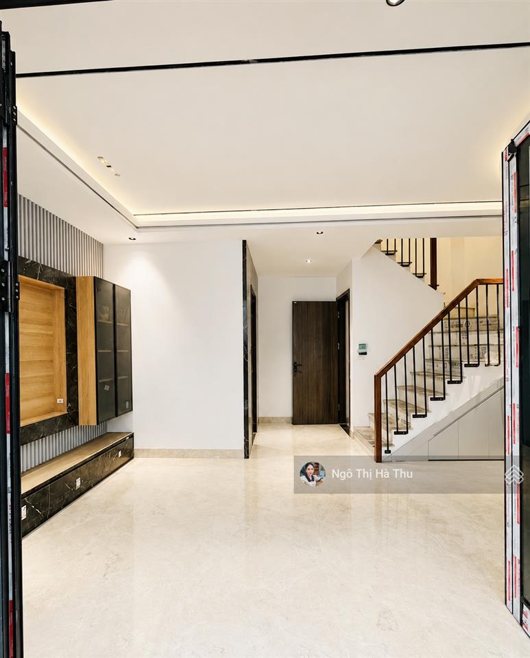 Nhà mới tinh thang máy ngọc thụy giá chỉ 9.5 tỷ