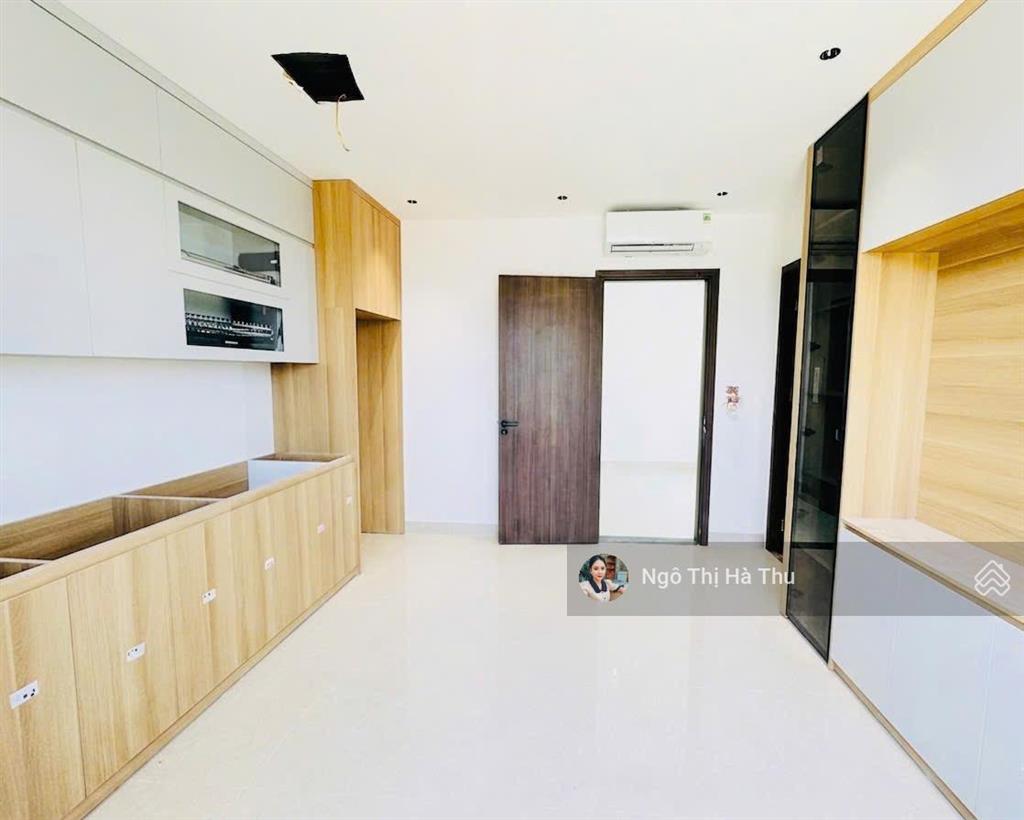 Nhà mới tinh thang máy ngọc thụy giá chỉ 9.5 tỷ