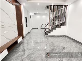 Cắt lỗ 1 tỷ để bán gấp nhà đức giang 65m x 5 tầng  tổng 5 ngủ rộng  ngõ oto sát nhà  giá đt  f0