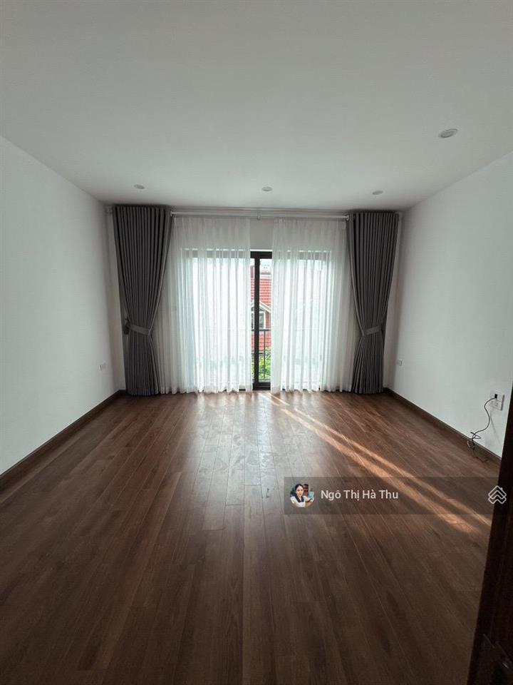 Bán nhà thanh am  việt hưng  30m x 5 tầng  7,2 tỷ