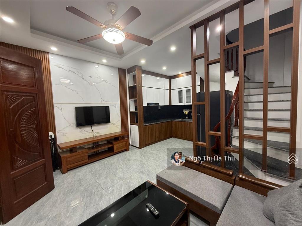 Bán nhà thanh am  việt hưng  30m x 5 tầng  7,2 tỷ