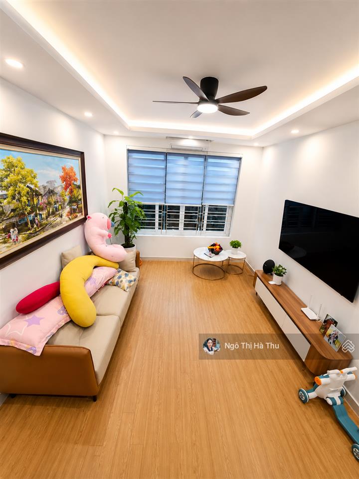 Bán gấp nhà dân xây phố gia quất  bồ đề  long biên. 40m x 5 tầng  7,x tỷ