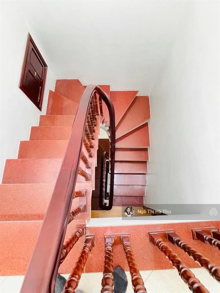 Bán gấp nhà dân xây phố gia quất  bồ đề  long biên. 40m x 5 tầng  7,x tỷ