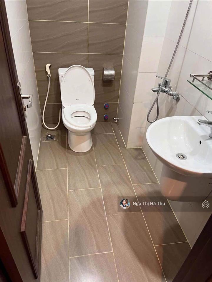 17 triệu/tháng cho thuê nhà ngọc thụy 45m2 x 6 tầng, 3 phòng ngủ ô tô vào nhà