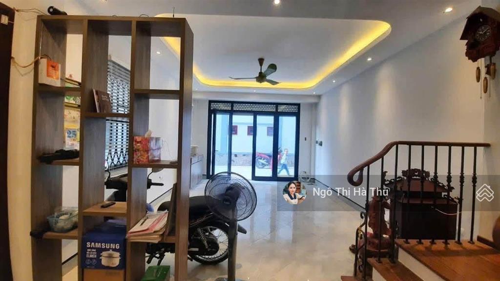 17 triệu/tháng cho thuê nhà ngọc thụy 45m2 x 6 tầng, 3 phòng ngủ ô tô vào nhà