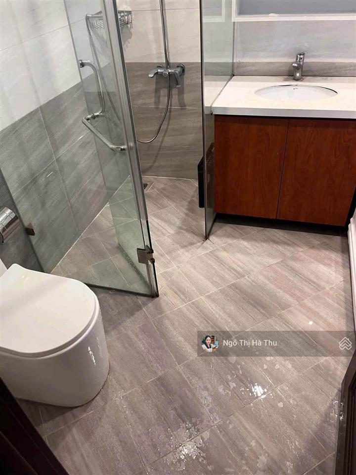 17 triệu/tháng cho thuê nhà ngọc thụy 45m2 x 6 tầng, 3 phòng ngủ ô tô vào nhà
