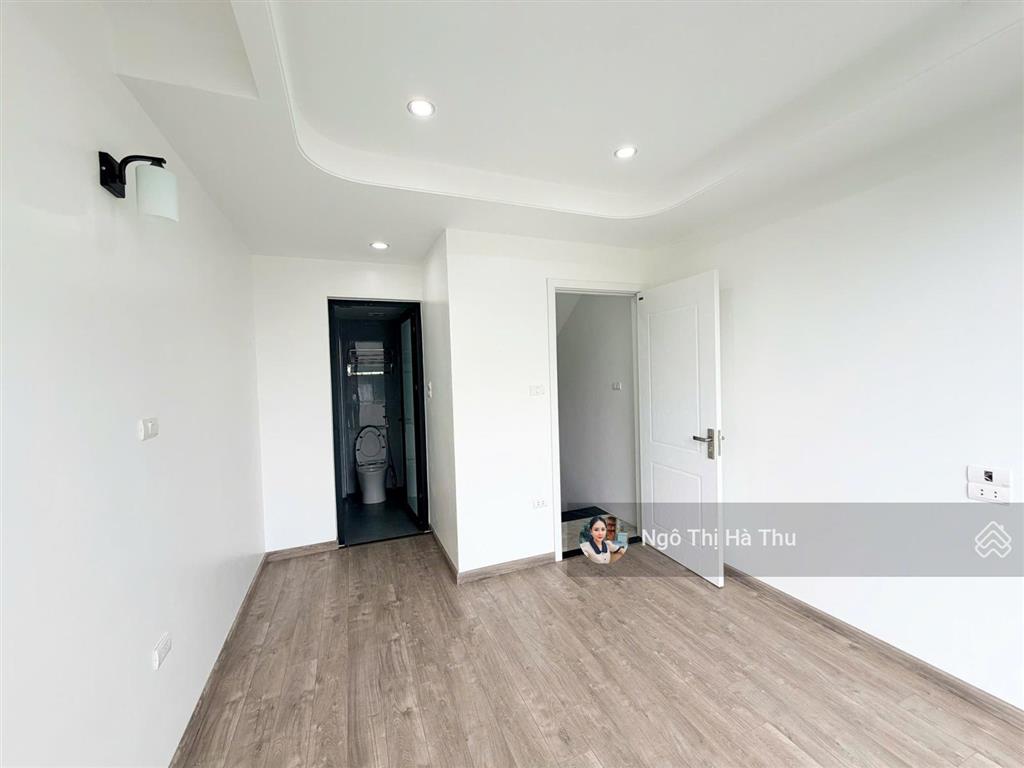 4.8 tỷ có nhà 5 tầng 3 ngủ mới tinh  gần chợ  về ở ngay