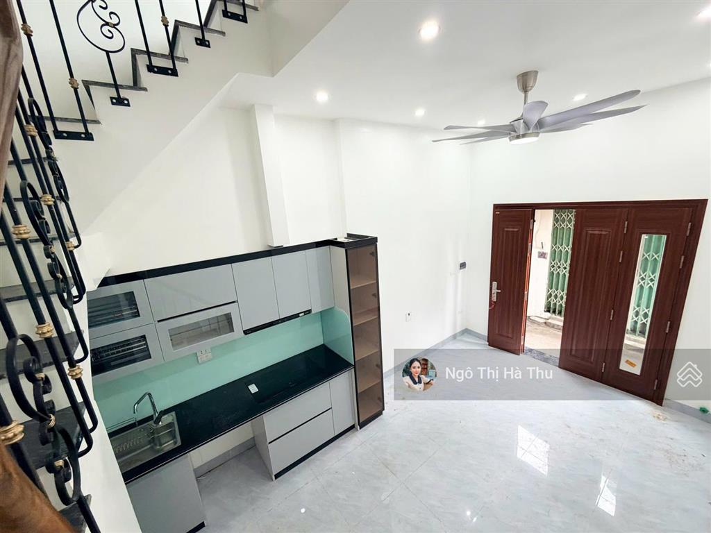 4.8 tỷ có nhà 5 tầng 3 ngủ mới tinh  gần chợ  về ở ngay