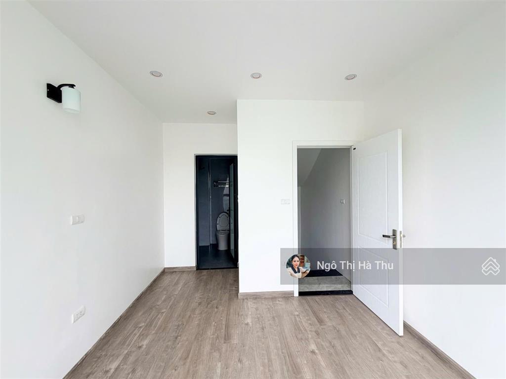4.8 tỷ có nhà 5 tầng 3 ngủ mới tinh  gần chợ  về ở ngay