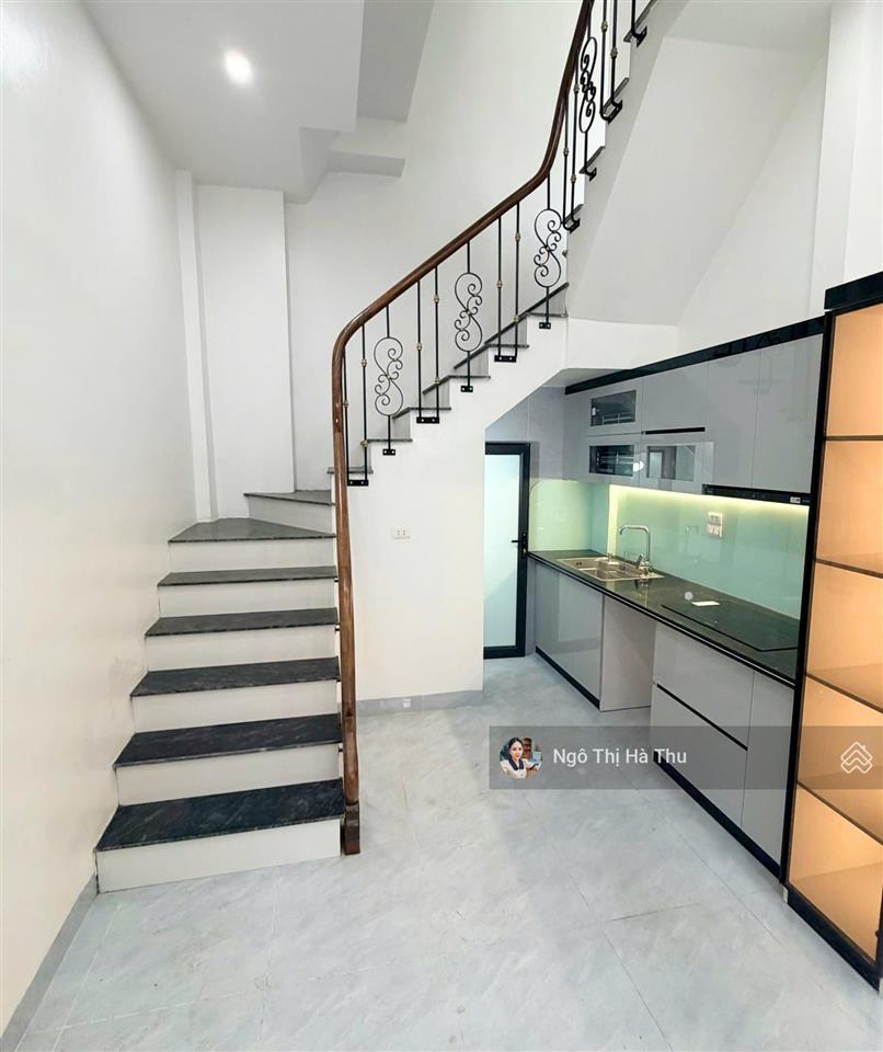 4.8 tỷ có nhà 5 tầng 3 ngủ mới tinh  gần chợ  về ở ngay