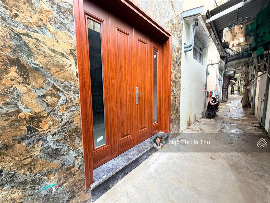 4.8 tỷ có nhà 5 tầng 3 ngủ mới tinh  gần chợ  về ở ngay