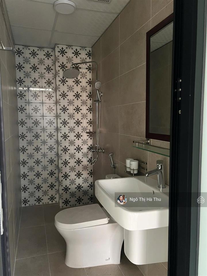 18 triệu/tháng cho thuê nhà nguyên căn 80m2 x 4 tầng ô tô tránh kinh doanh được  ngọc thuỵ  lb