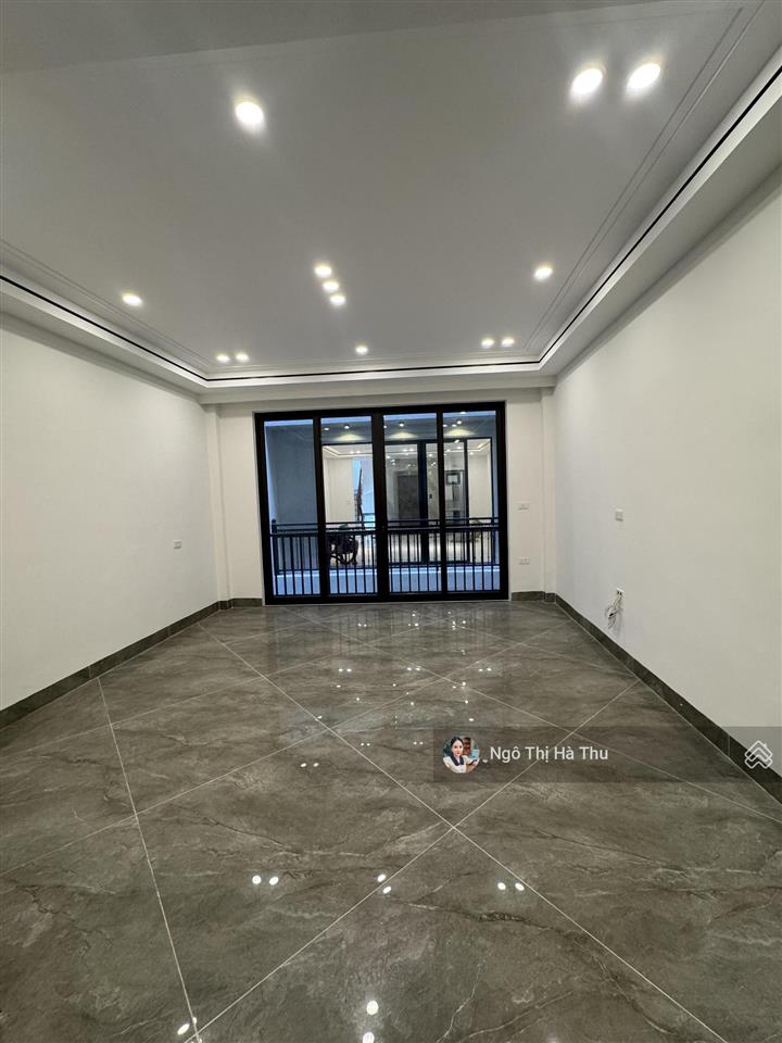 13 triệu /1 tháng  cho thuê nhà đàm quang trung  gần ngay cầu vĩnh tuy  thang máy  full đồ