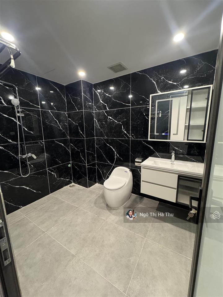 13 triệu /1 tháng  cho thuê nhà đàm quang trung  gần ngay cầu vĩnh tuy  thang máy  full đồ