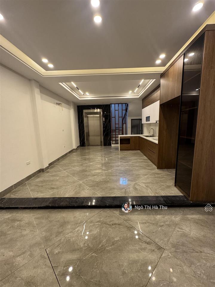 13 triệu /1 tháng  cho thuê nhà đàm quang trung  gần ngay cầu vĩnh tuy  thang máy  full đồ