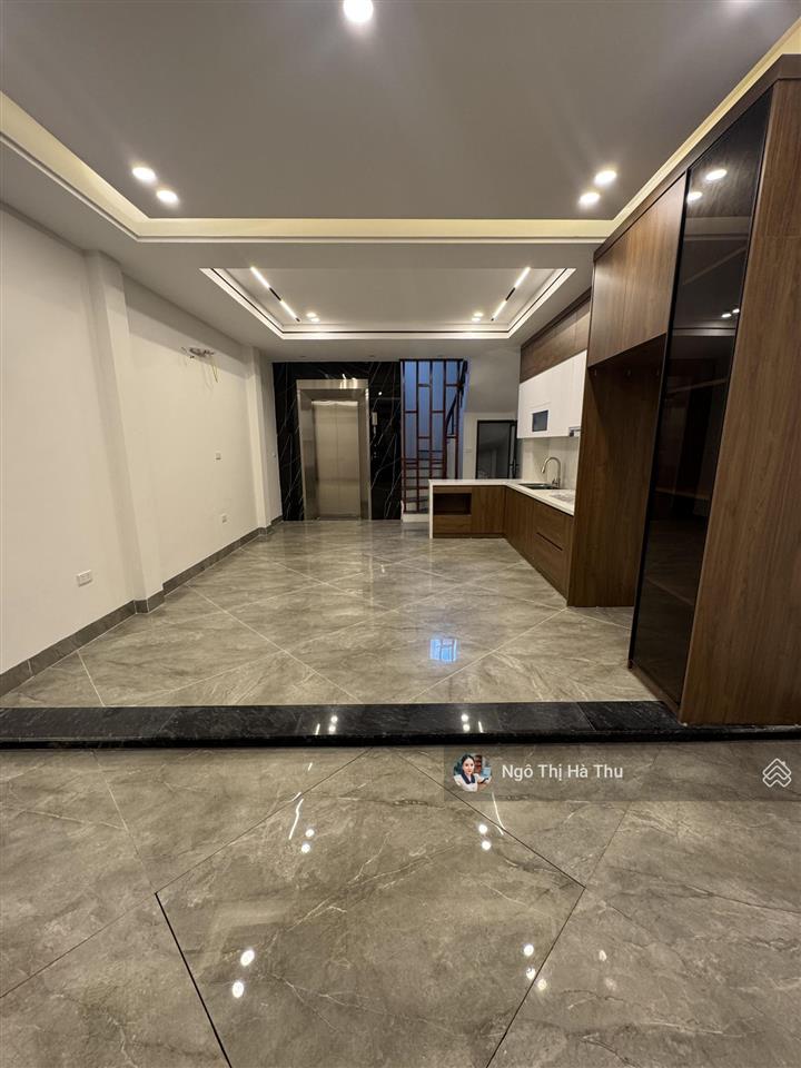 13 triệu /1 tháng  cho thuê nhà đàm quang trung  gần ngay cầu vĩnh tuy  thang máy  full đồ