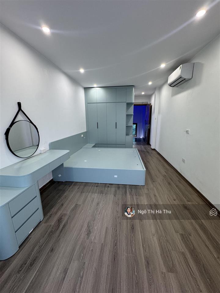 7.8 tỷ có nhà gần 40m2 x 5 tầng mới tinh  full nội thất  ở ngay  phúc lợi  ngõ oto 20m
