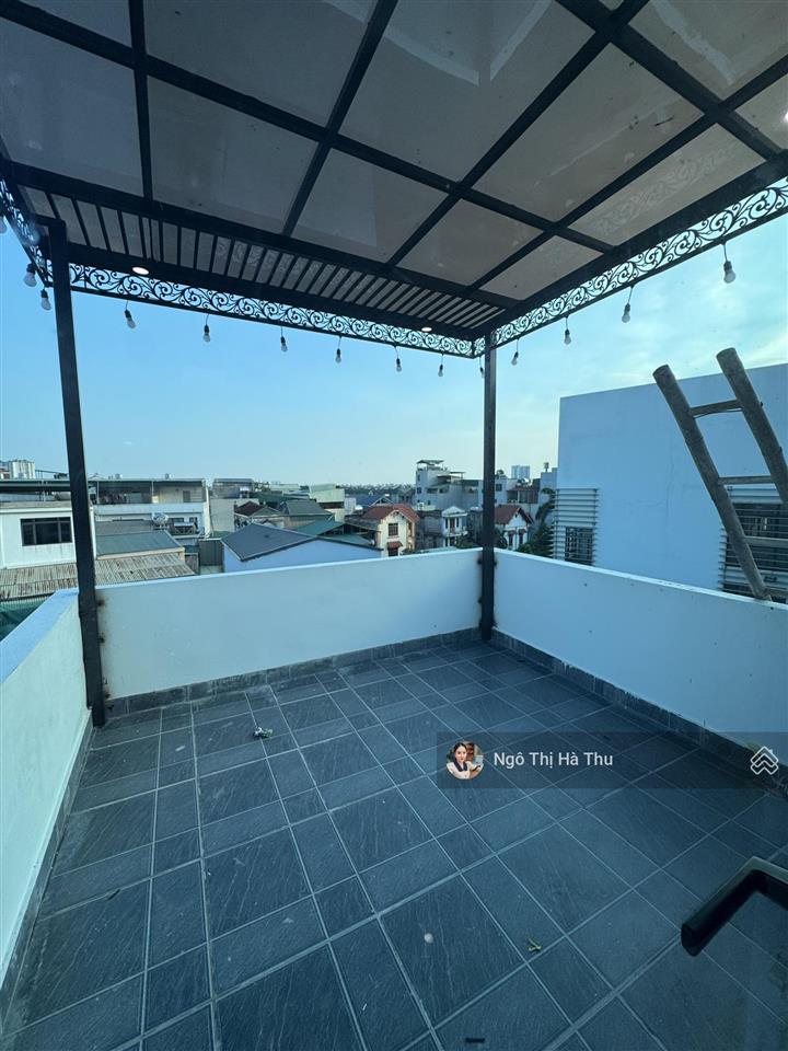 7.8 tỷ có nhà gần 40m2 x 5 tầng mới tinh  full nội thất  ở ngay  phúc lợi  ngõ oto 20m