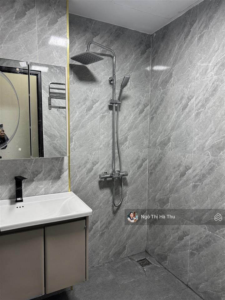 7.8 tỷ có nhà gần 40m2 x 5 tầng mới tinh  full nội thất  ở ngay  phúc lợi  ngõ oto 20m