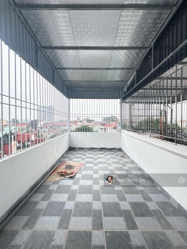 9 tỷ nhỉnh còn thương lượng  có nhà thang máy  mới tinh  gần hồ sài đồng  ngõ thông oto ở ngay
