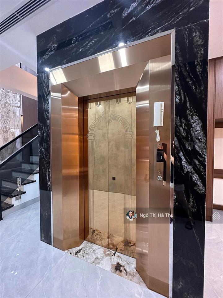 20.8 tỷ có nhà 90m2 x 7 tầng thang máy  full nội thất  phố nguyễn văn cừ  ngõ thông  gần cầu