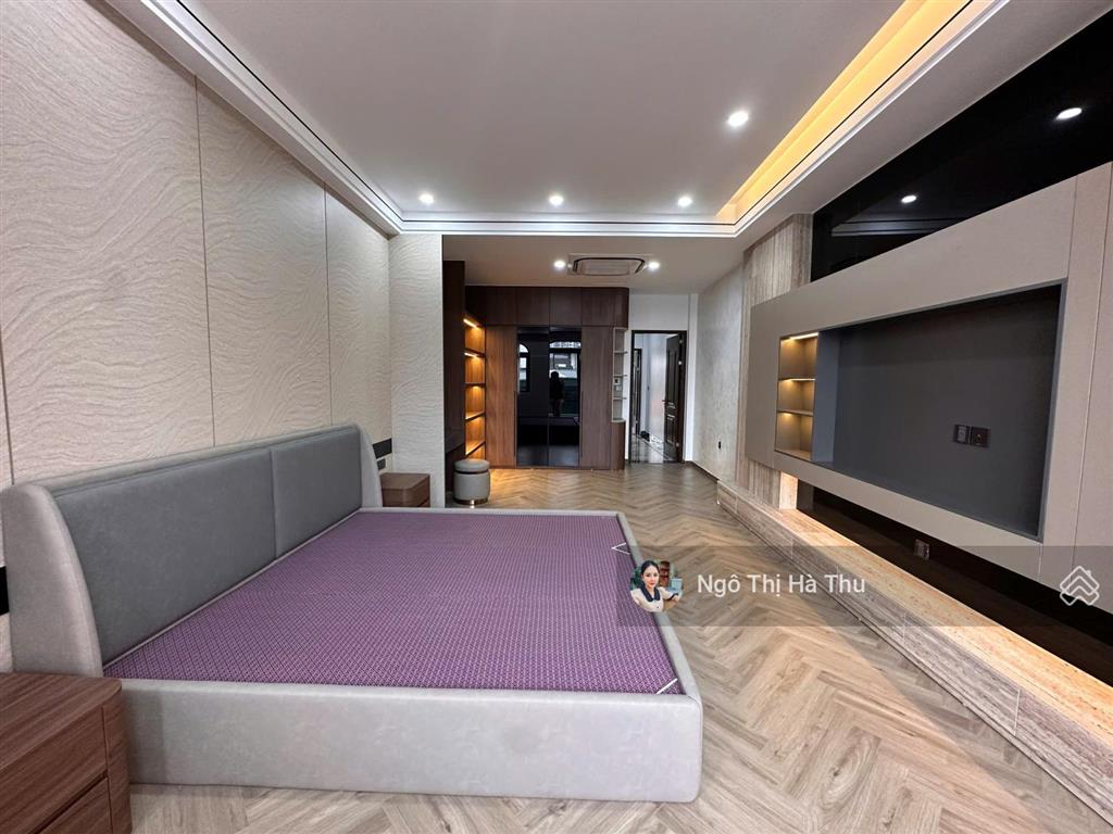 20.8 tỷ có nhà 90m2 x 7 tầng thang máy  full nội thất  phố nguyễn văn cừ  ngõ thông  gần cầu