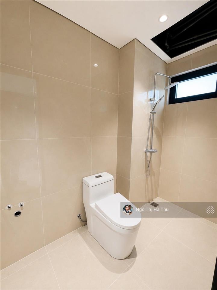 8.8 tỷ có nhà thang máy  mới tinh  full nội thất  ngọc thụy  long biên