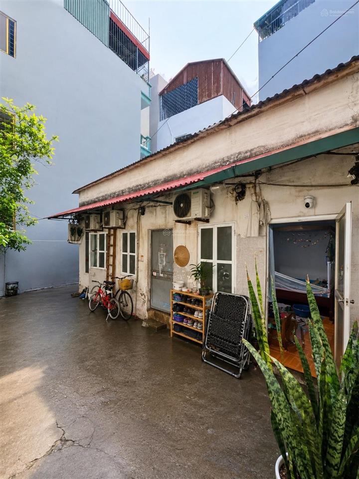 Tôi có dãy nhà c4 gồm 3 phòng trọ đang vận hành cần bán gấp. giá cực rẻ.  tôi ngay