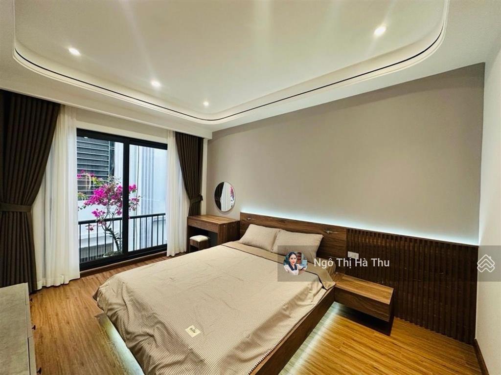 9 tỷ nhỉnh còn thương lượng sâu  nhà thang máy  full nội thất đẹp long lanh phố ngọc thuỵ