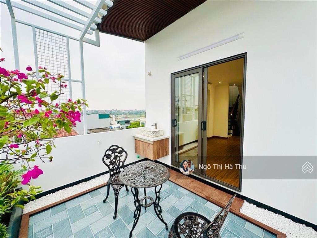 9 tỷ nhỉnh còn thương lượng sâu  nhà thang máy  full nội thất đẹp long lanh phố ngọc thuỵ