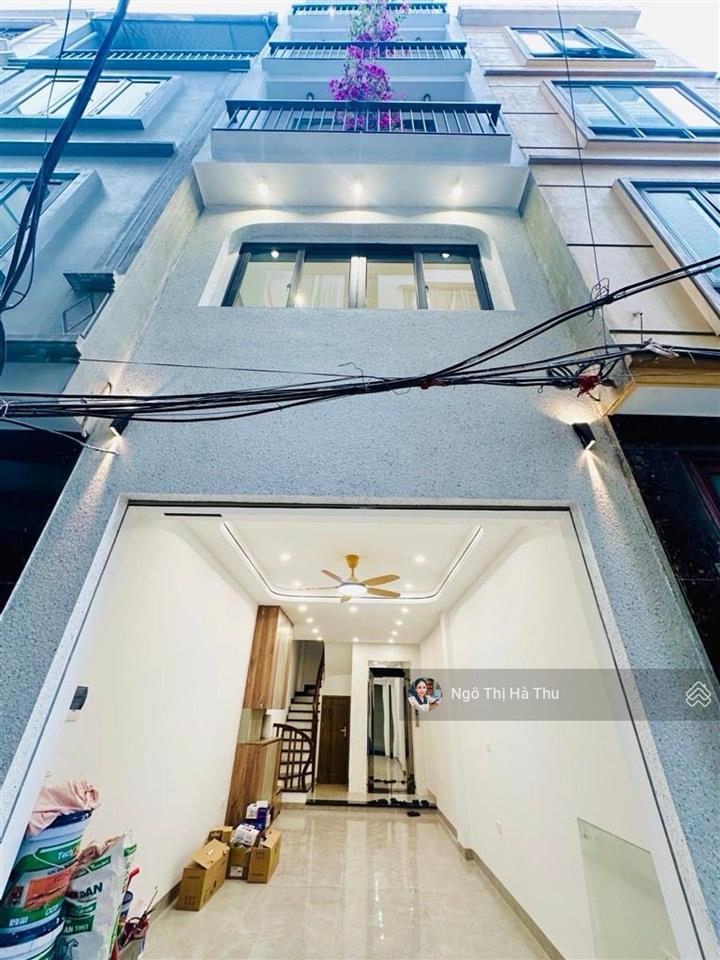 9 tỷ nhỉnh còn thương lượng sâu  nhà thang máy  full nội thất đẹp long lanh phố ngọc thuỵ