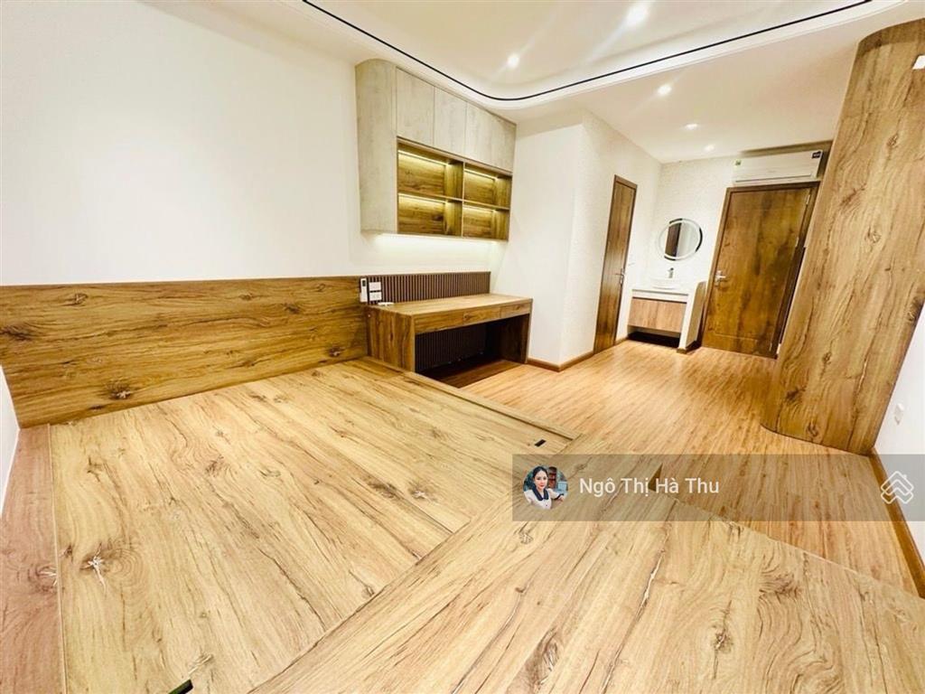 9 tỷ nhỉnh còn thương lượng sâu  nhà thang máy  full nội thất đẹp long lanh phố ngọc thuỵ