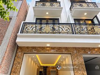 Chỉ 9,2 tỷ hiếm có 1 căn gần hồ phúc đồng, sài đồg  thang máy  full đồ  ngõ thông oto