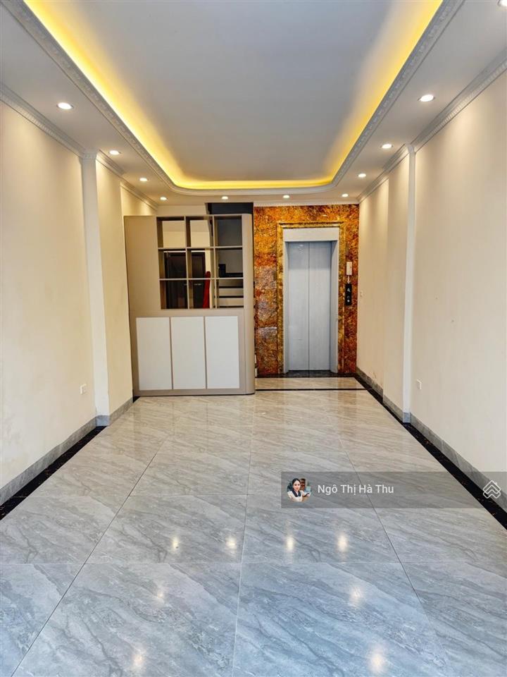 Chỉ 9,2 tỷ hiếm có 1 căn gần hồ phúc đồng, sài đồg  thang máy  full đồ  ngõ thông oto
