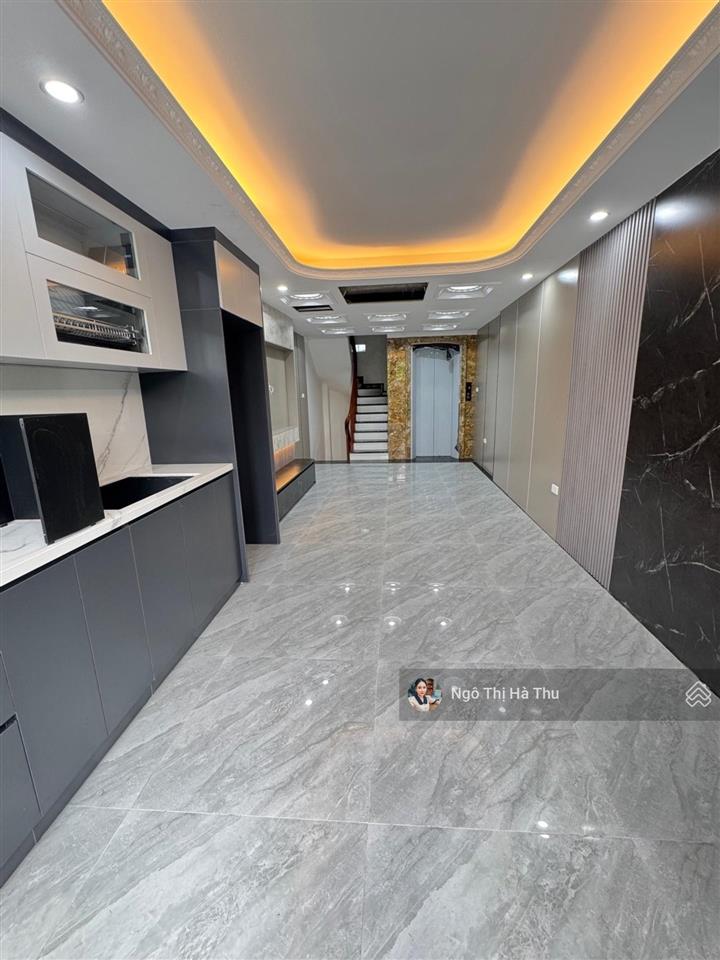 Chỉ 9,2 tỷ hiếm có 1 căn gần hồ phúc đồng, sài đồg  thang máy  full đồ  ngõ thông oto