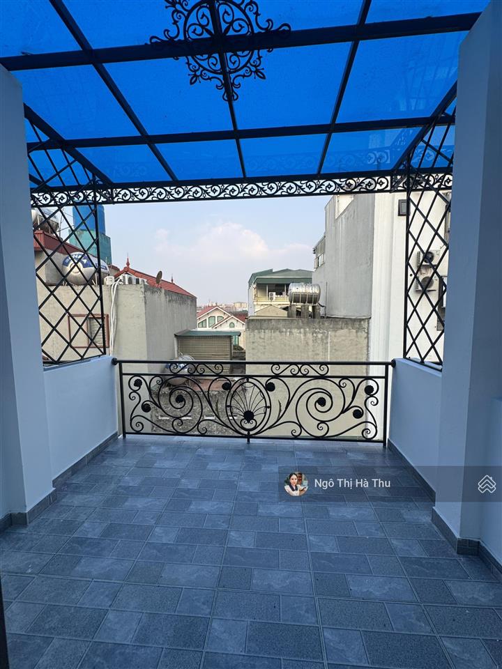 Bán nhà việt hưng 6 tầng thang máy giá chỉ 9 tỷ  ngõ oto sát nhà  ở ngay