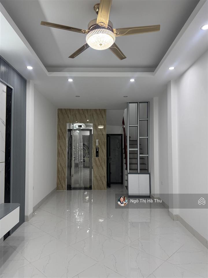 Bán nhà việt hưng 6 tầng thang máy giá chỉ 9 tỷ  ngõ oto sát nhà  ở ngay