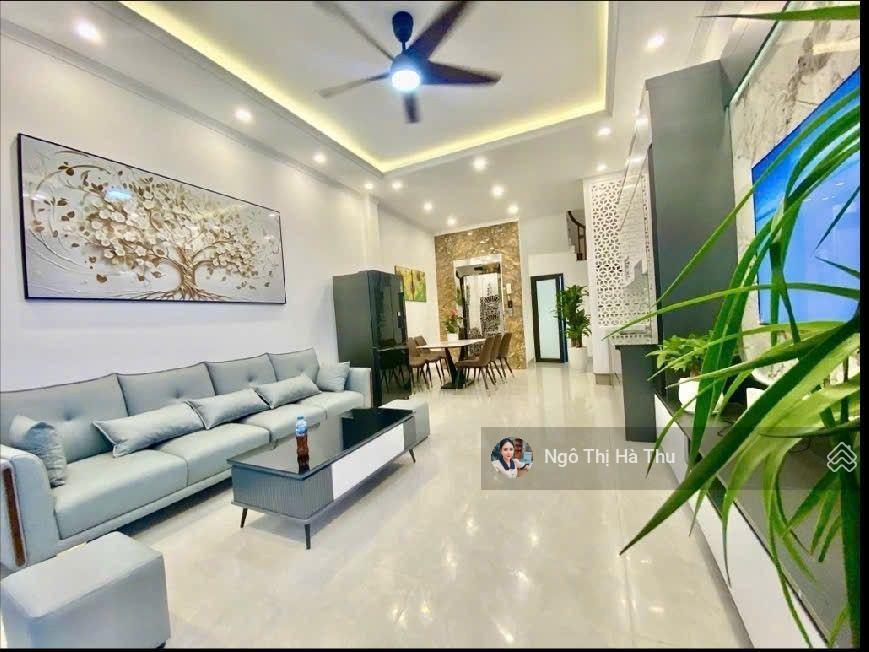 18 triệu/1 tháng  cho thuê nhà đàm quang trung  50m x 6 tầng thang máy  full nội thất  ở ngay