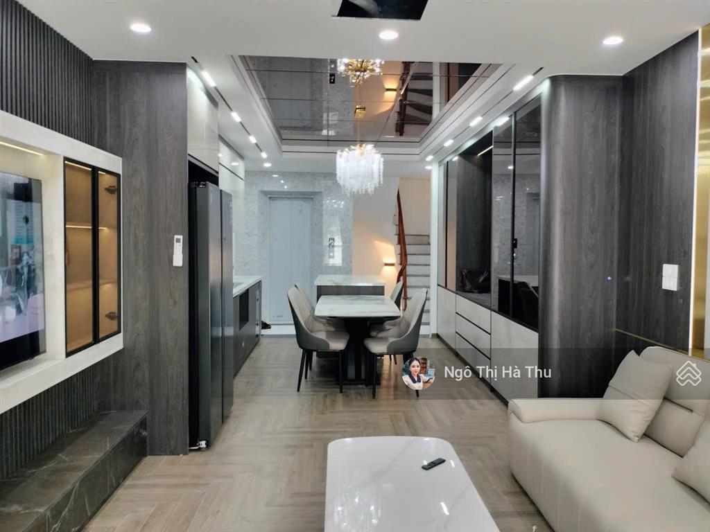 9.8 tỷ có nhà mới tinh thang máy  full nội thất  phúc lợi  ngõ oto thông  ở ngay
